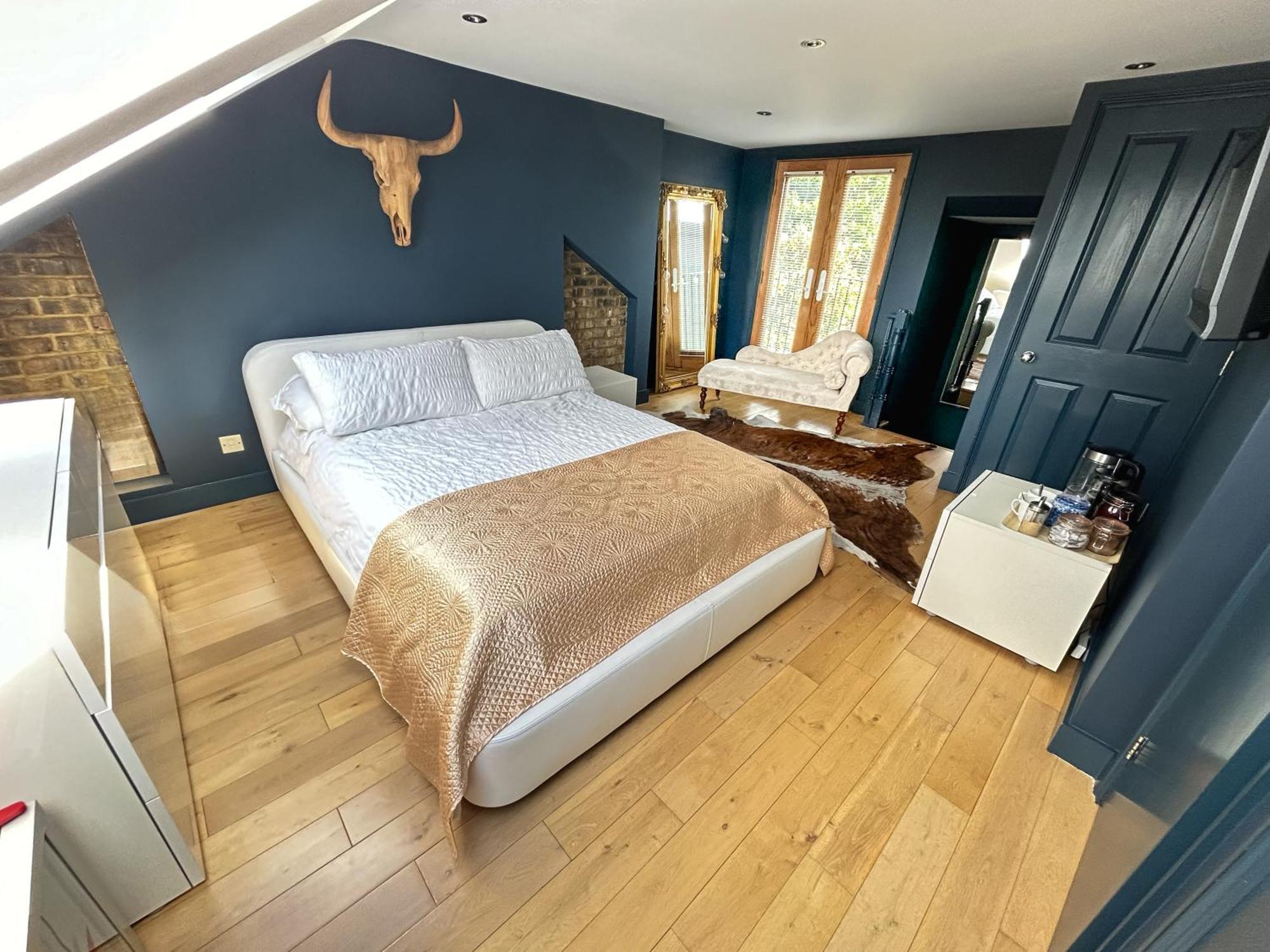 The Crown Loft Ensuite Luxury Accomodation Kingston upon Thames  Buitenkant foto
